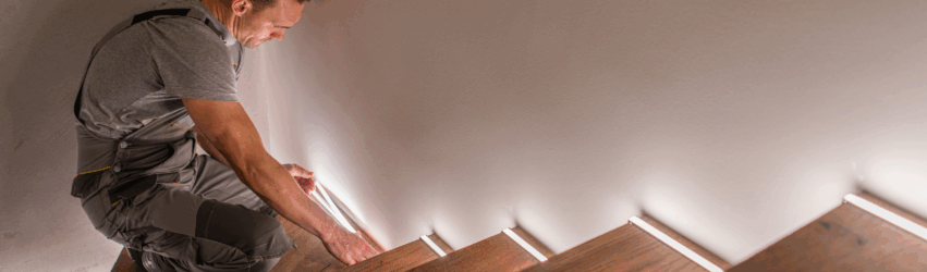 Laiptų apšvietimas: nuo LED juostų iki judesio jutiklių